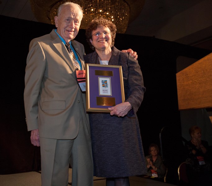 Olin Park Receives Presidential Award from AMTA President Ronna Kaplan